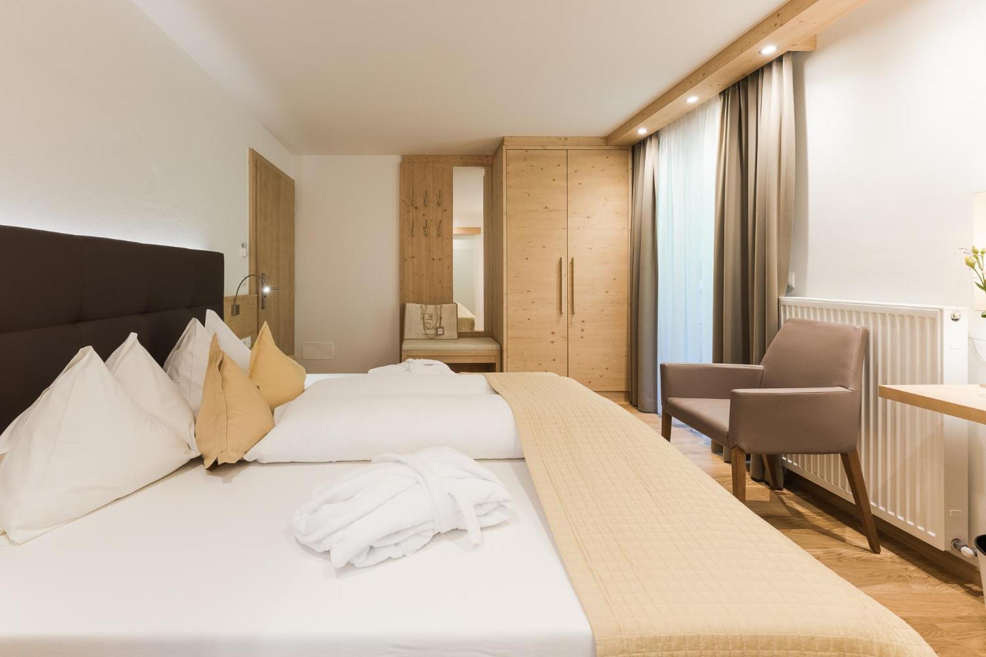 Hotel Kiendl Schenna Phòng bức ảnh